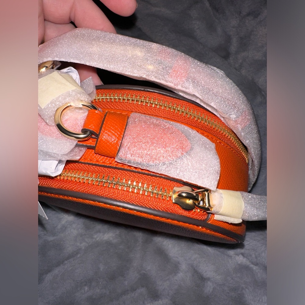 Coach pumpkin crossbody purse - Picture 5 of 7